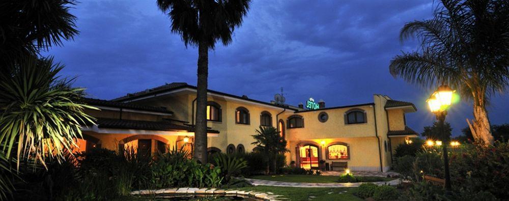 La Locanda Del Cavaliere Borgo Montello Екстер'єр фото