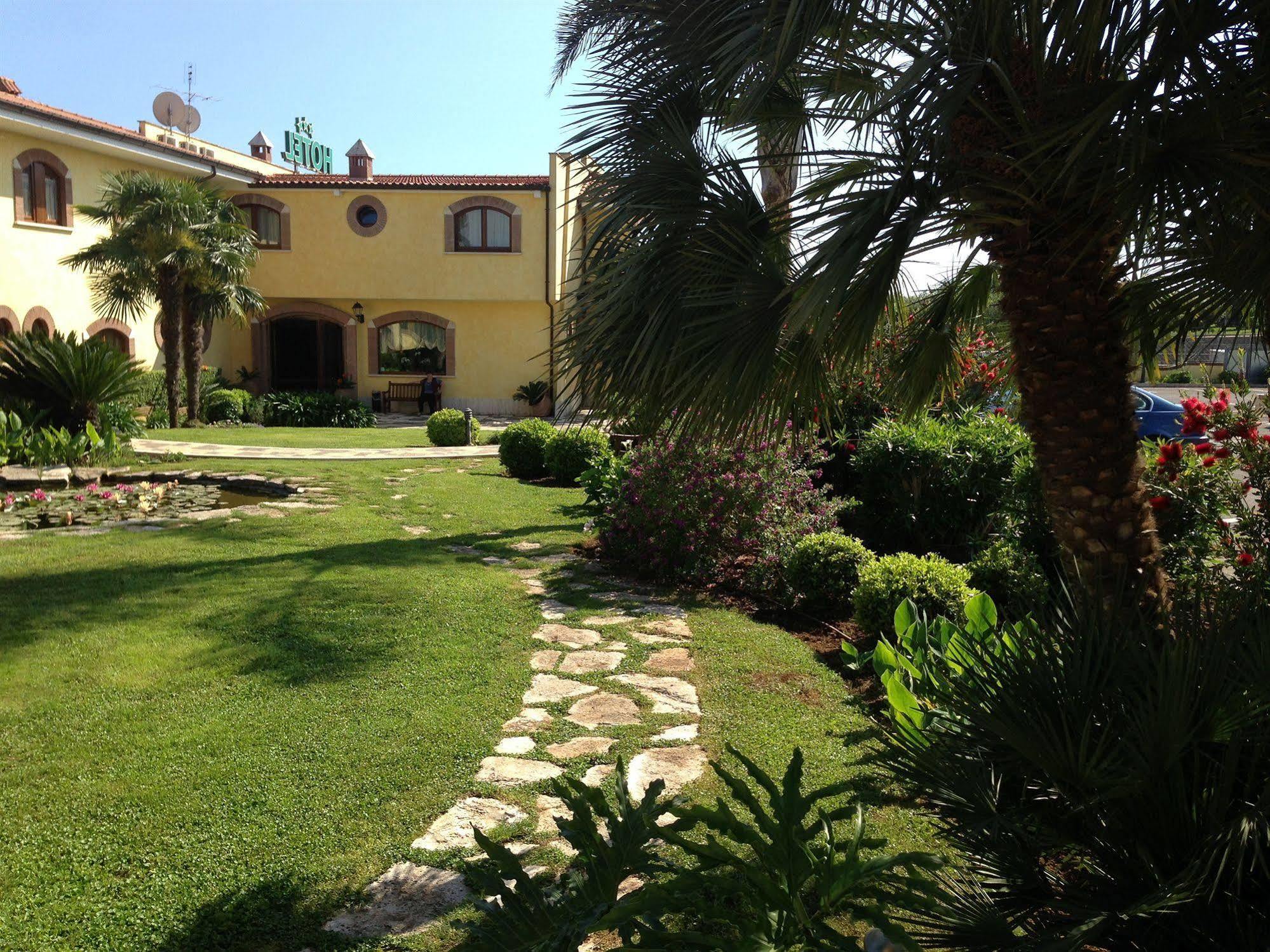 La Locanda Del Cavaliere Borgo Montello Екстер'єр фото